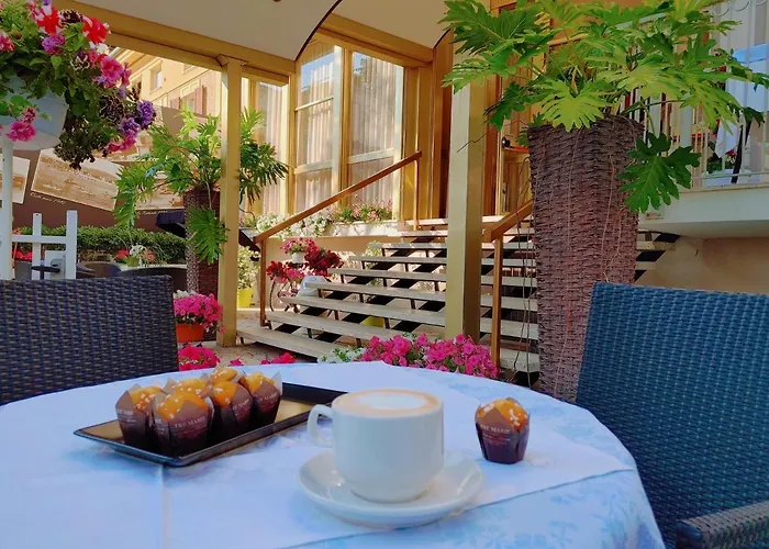 Mia Restaurant Airport 3*