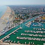 Отель Mia Restaurant Airport Римини