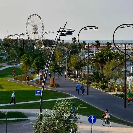 Mia Restaurant Airport 3*